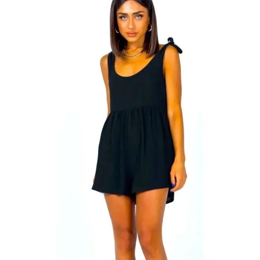 Urban Outfitters Marlee Knit Tie Shoulder Romper scoopneck, soft cozy Black Medi